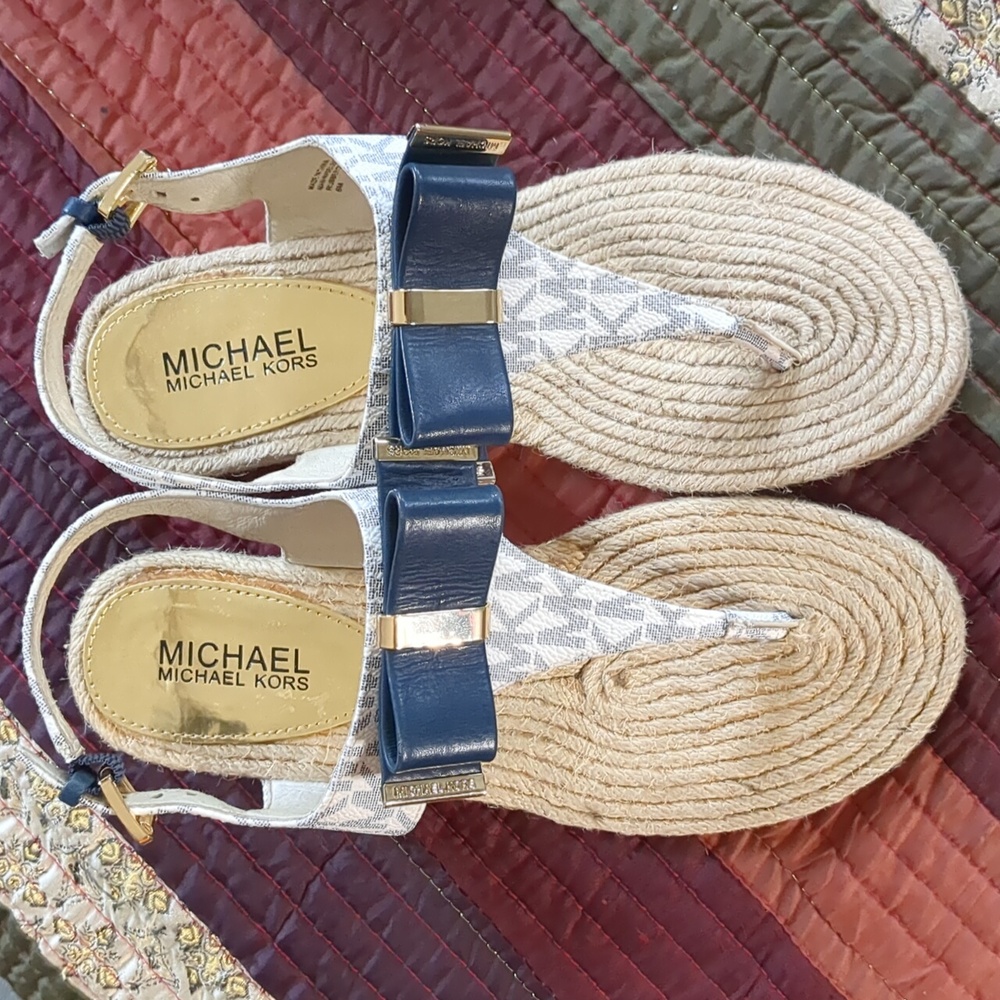 MICHAEL KORS* logo Leather Upper Thong Sandal Espadrille  Rubber Bottom Size 6 - Picture 3 of 12